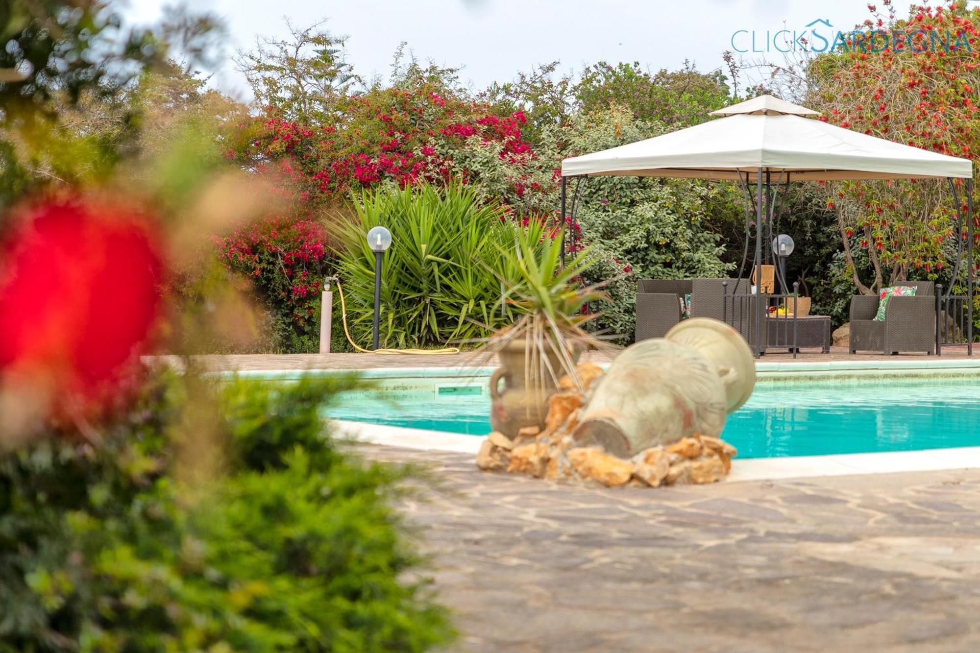 Villa Melograno With Exclusive Swimming Pool Surrounded By Greenery Campanedda Buitenkant foto